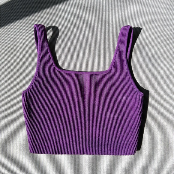Aritzia Cropped sculpted knit - Picture 1 of 5